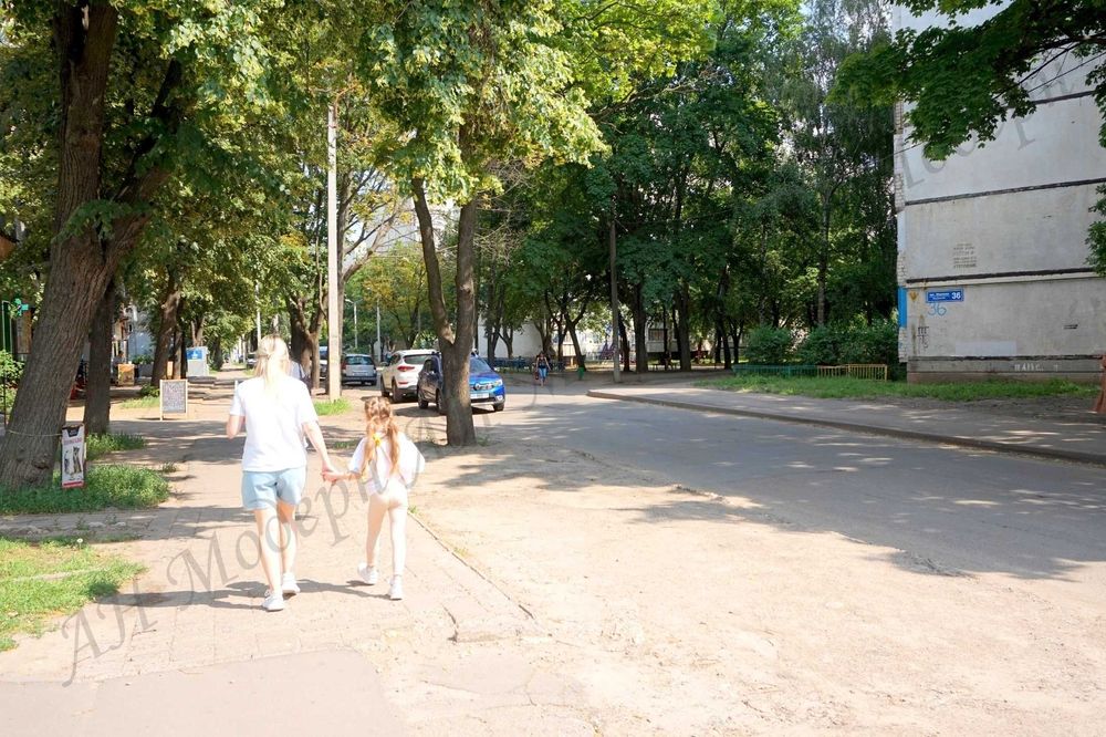 Павільйон на Східному між двох супермаркетів оренда Харків