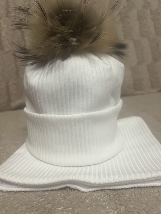 Набір шапочка і хомут для дівчинки.