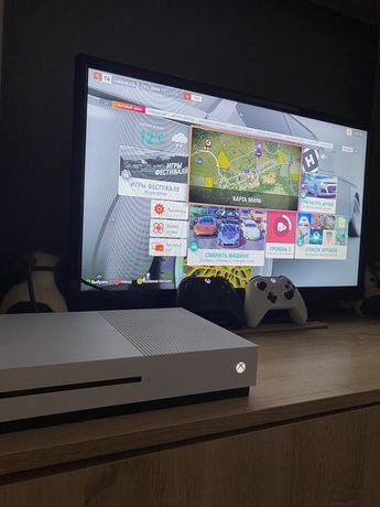 Xbox one S 1TB + один джойстик!