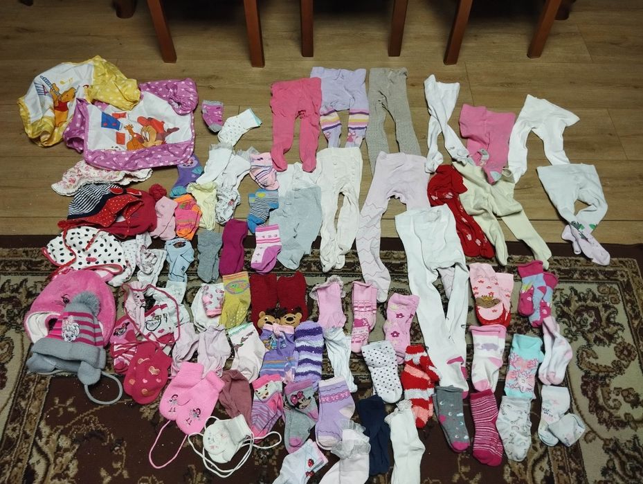 Skarpetki ,rajstopy,czapki i inne zestaw dla dziewczynki 62,64,78 itd.