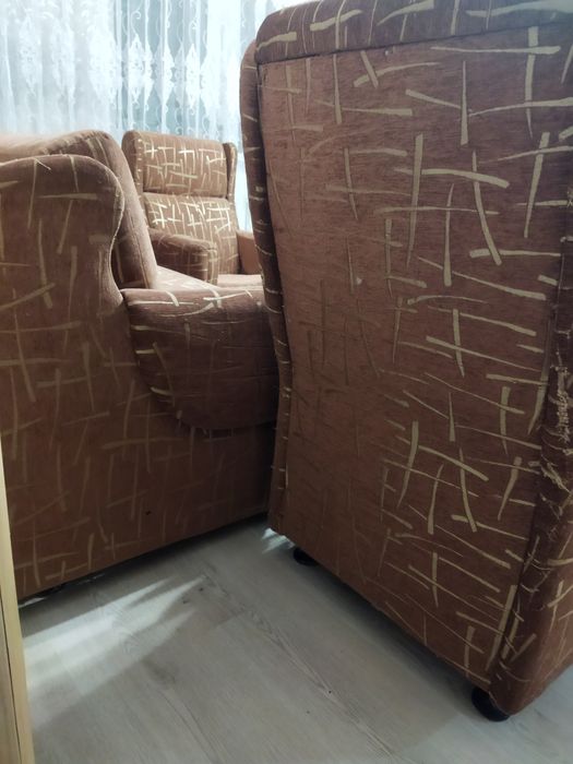 Діван розкладний з кріслами