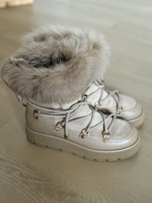 Чоботи  Uterqüe