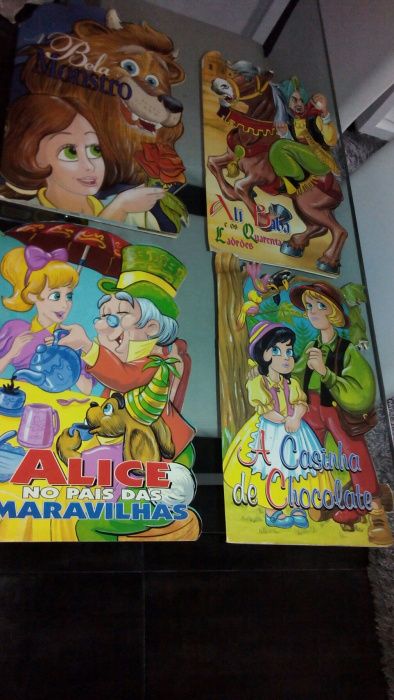 4 livros antigos da colecao tiovivo