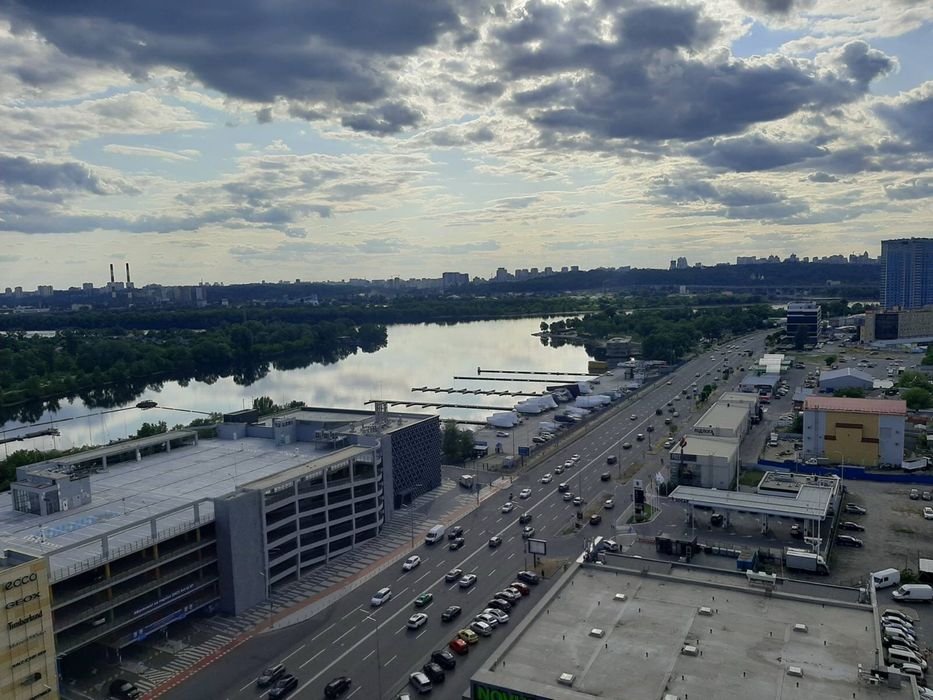 Продам квартиру з ремонтом Дніпровська набережна, 23, ТРЦ River Mall