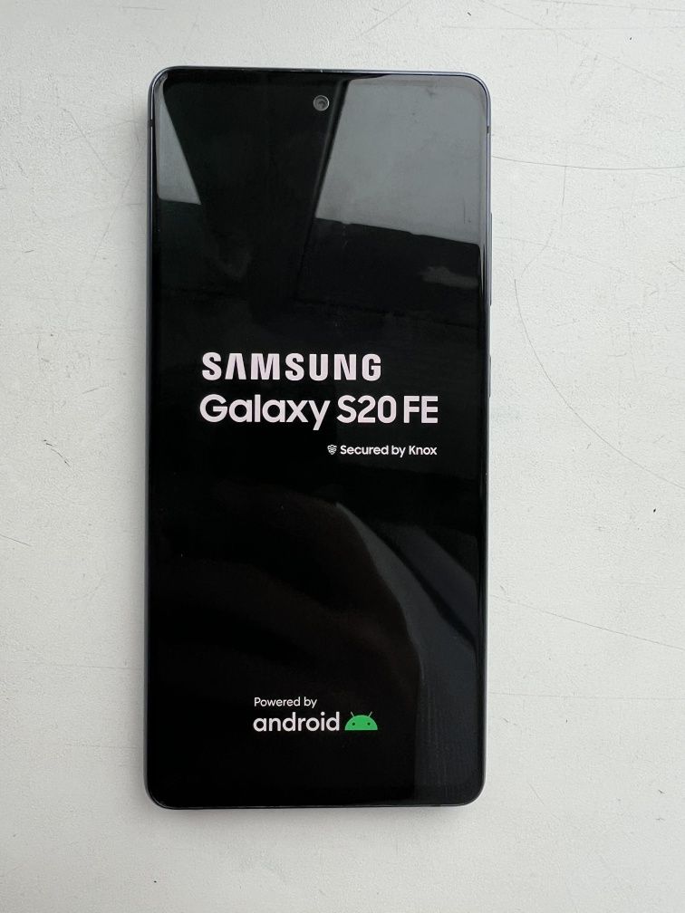 Samsung S20 FE 5G 8/256  6.5 120Гц OLED c нюансом ( самсунг с20 фе]