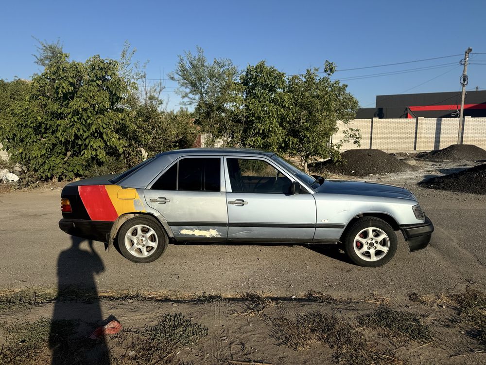 Продам mercedes 124