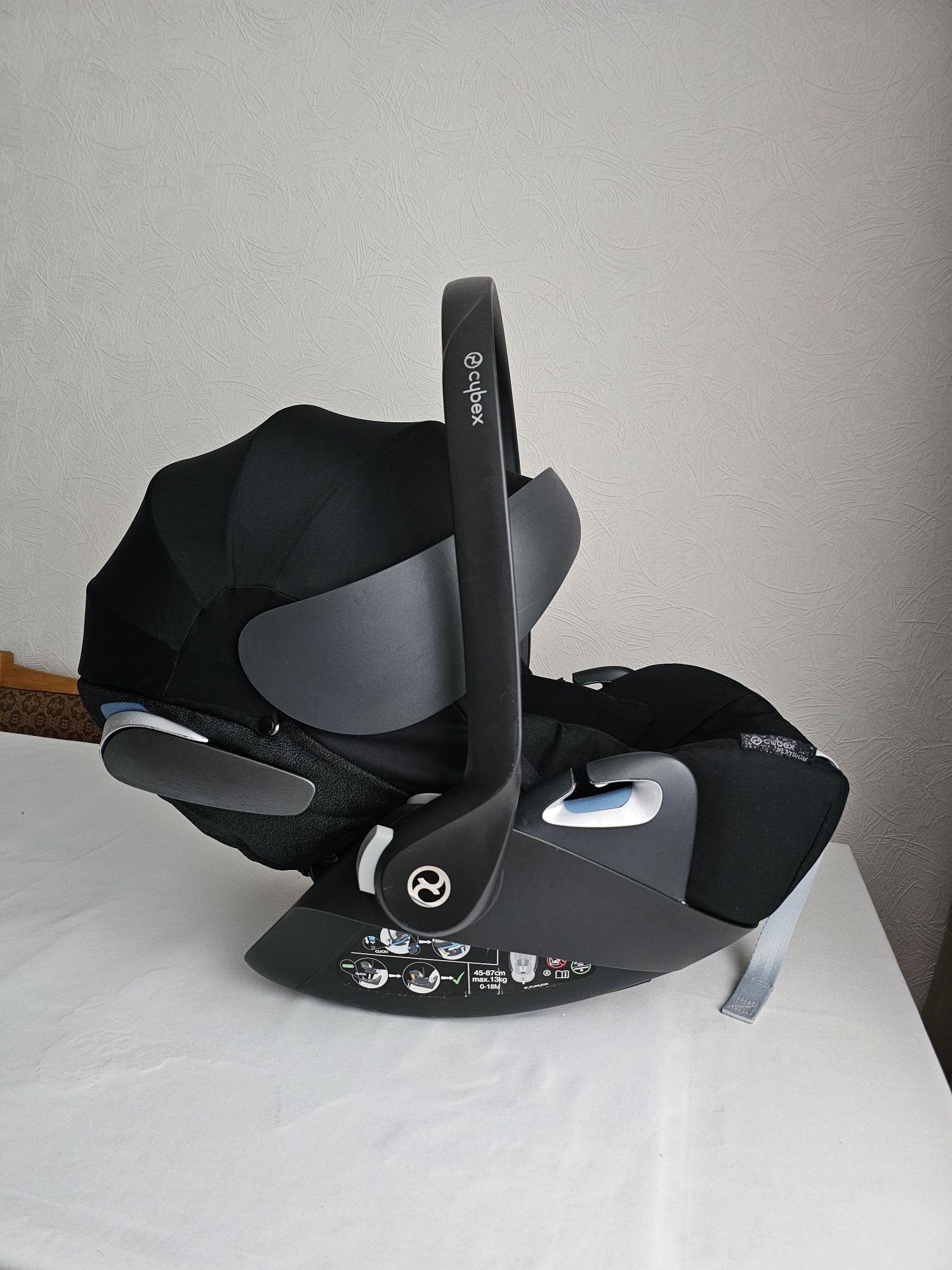 Cybex Cloud Z i- size deep black