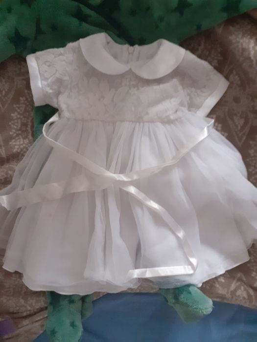Sukienka na chrzciny