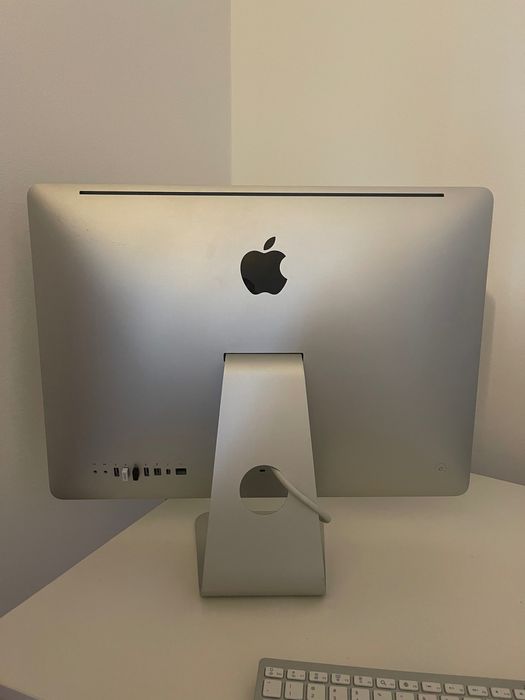 Monitor Apple w dobrym stanie!