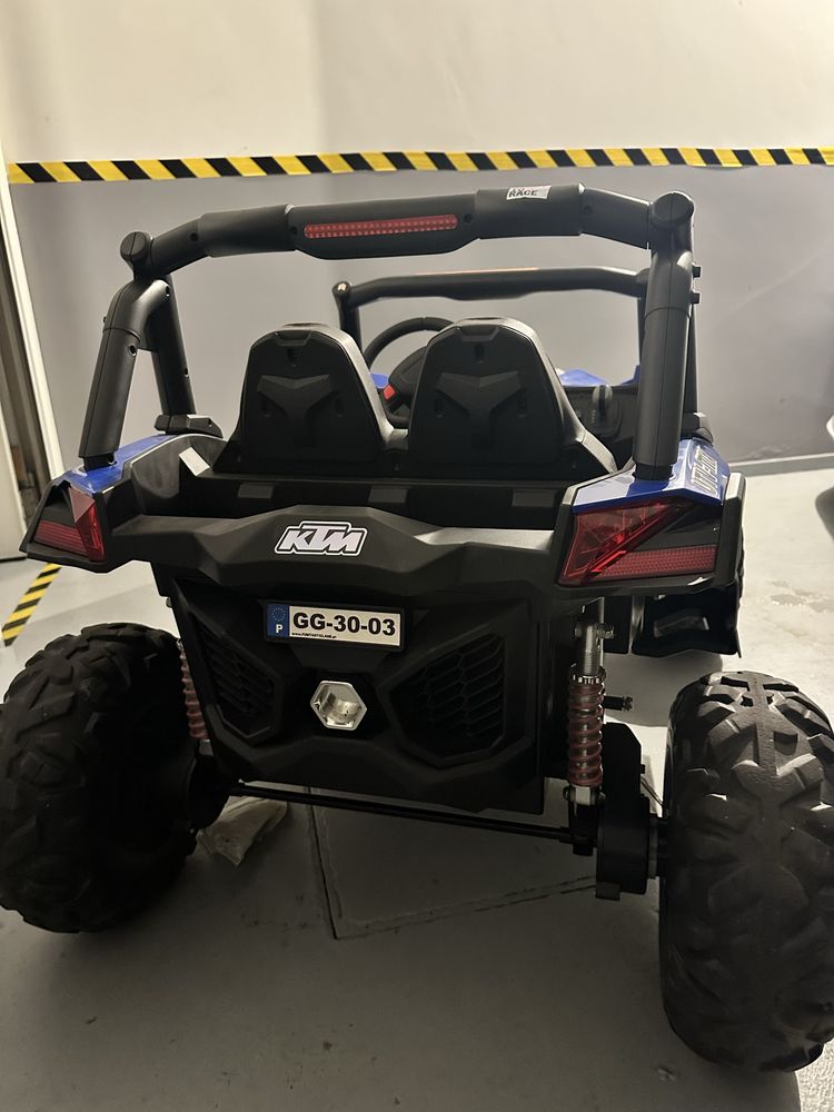 Carro a bateria DUPLO (próprio para transportar duas criancas)