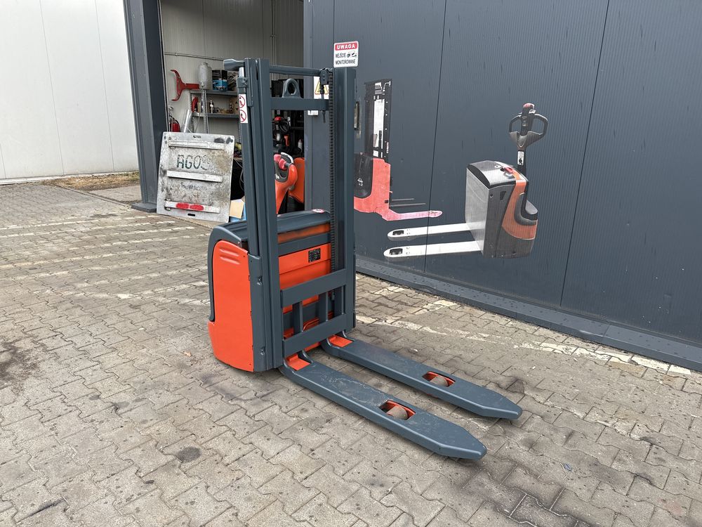 Paleciak elektryczny Linde 240 cm 1000 kg mały zwrotny paleciak