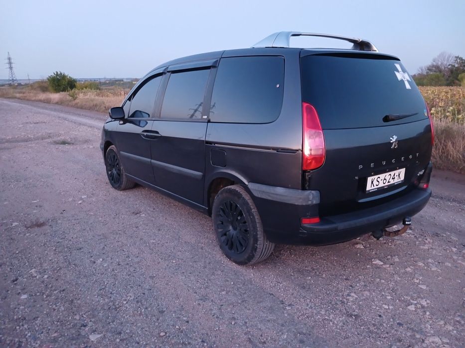 Мінівен Peugeot 807
