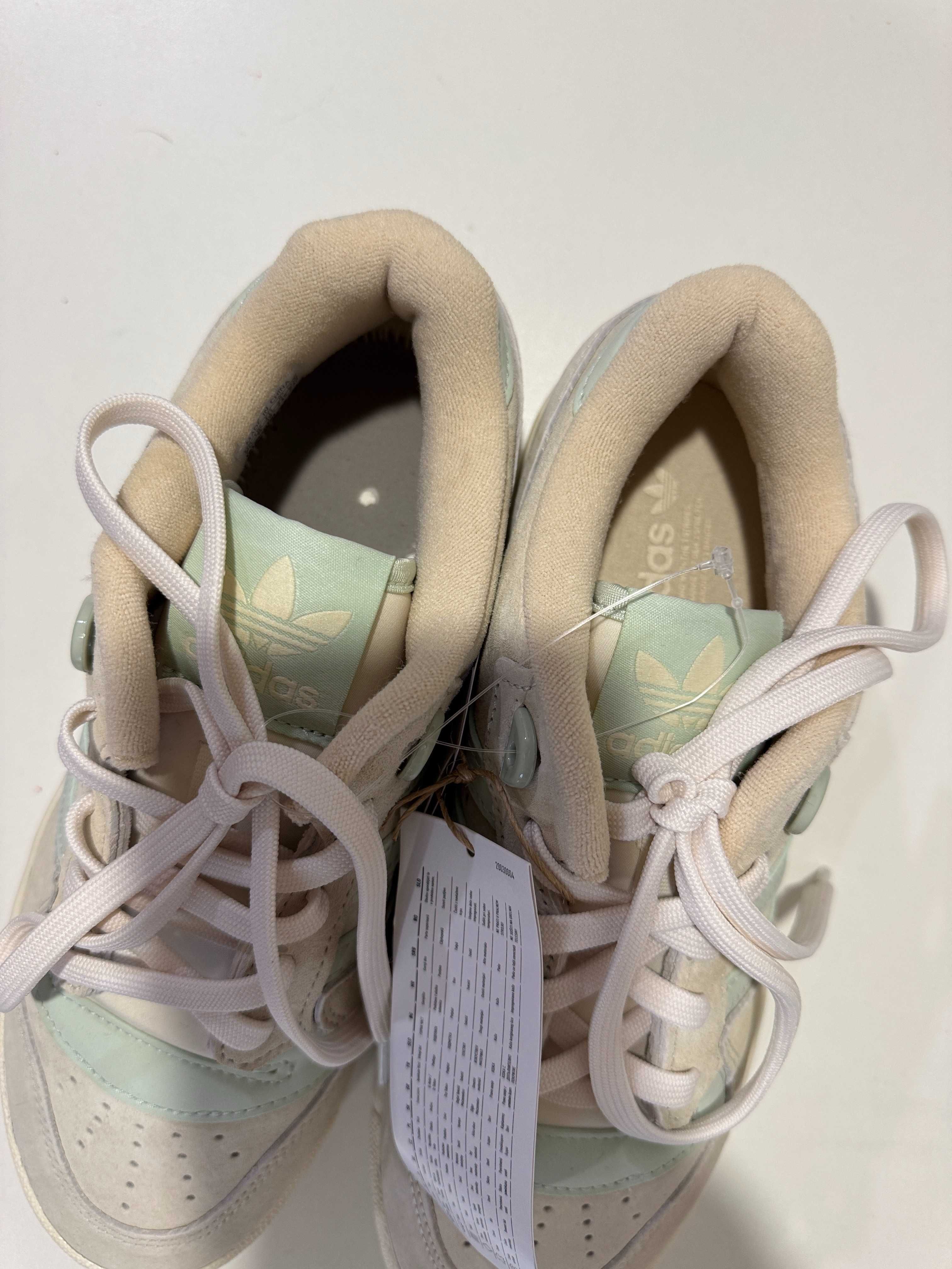 Кросівки жіночі Adidas Rivalry Low Beige IF5179, 39.5р