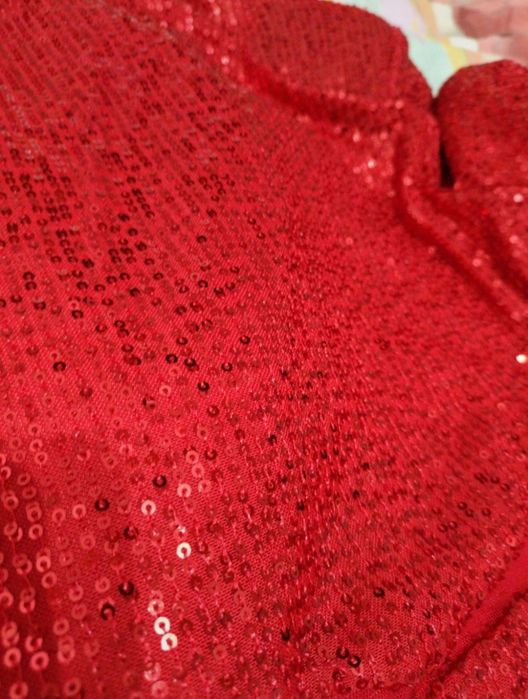 Piękna czerwona sukienka