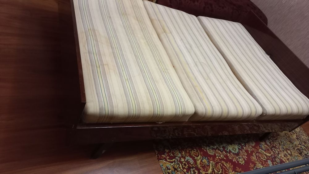 Ліжко з матрацом 1.2 × 1.9