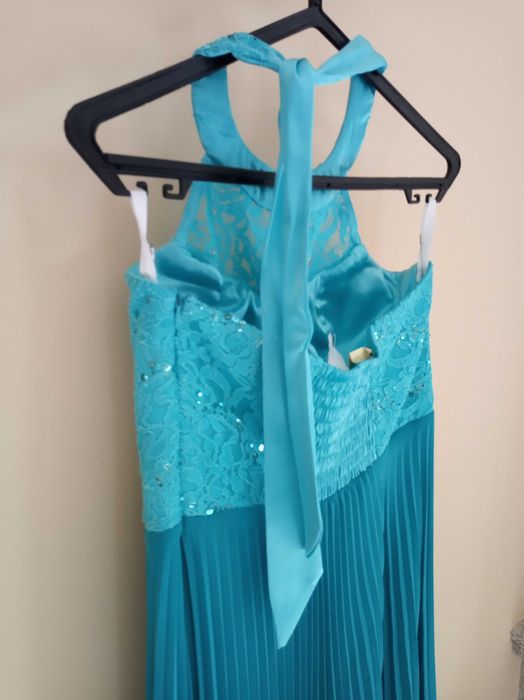 Vestido de cerimónia modelo exclusivo usado uma vez