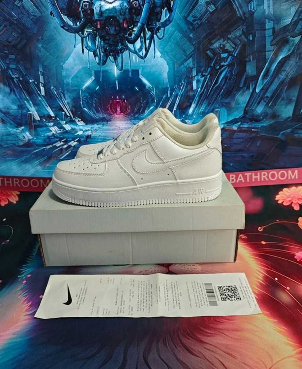 Damskie tenisówki Nike Air Force 1'07 w rozmiarze 37