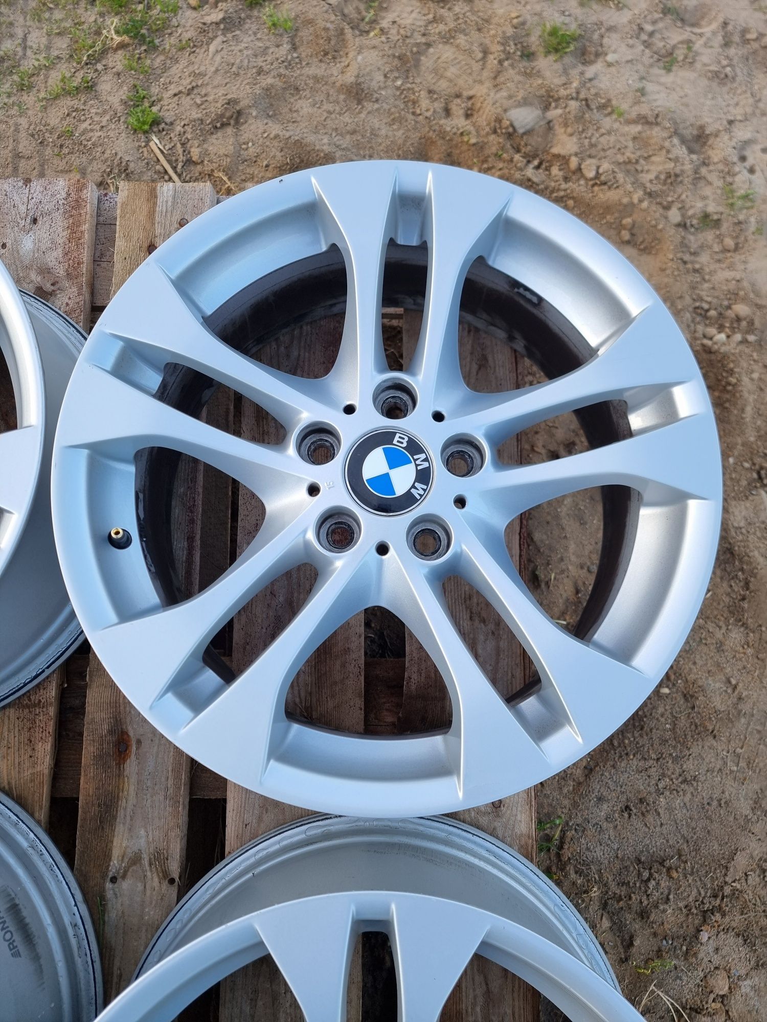 4x Felgi aluminiowe BMW 5x120 18"