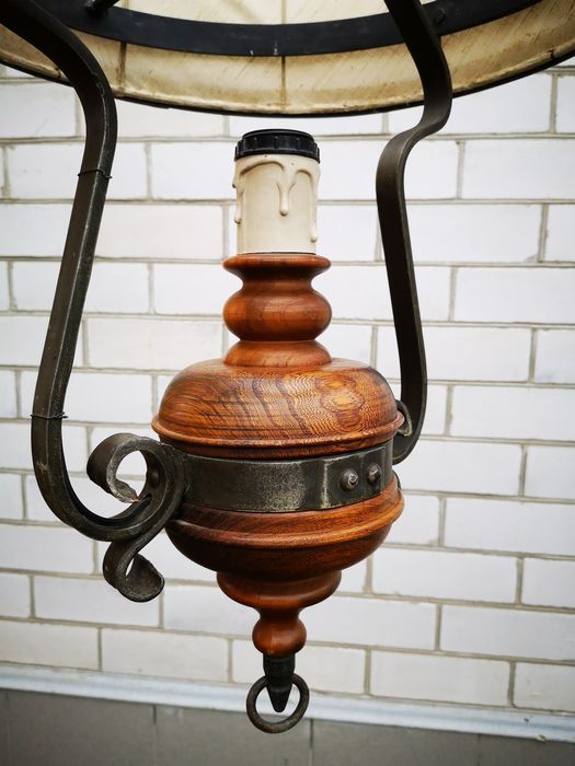 Люстра. метал,  дерево.