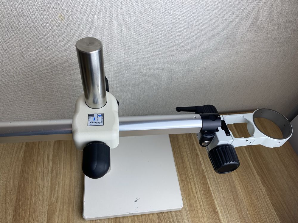 Diagnostic instruments Универсальный штатив для микроскопа