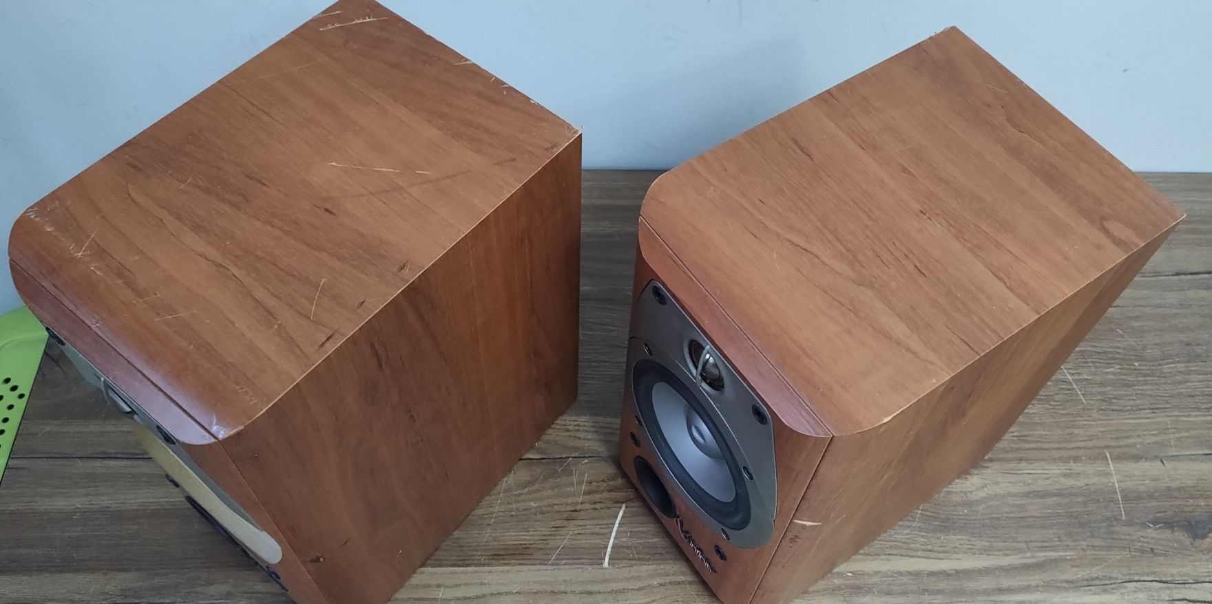 Kolumny, monitory Infiniti Alpha 10