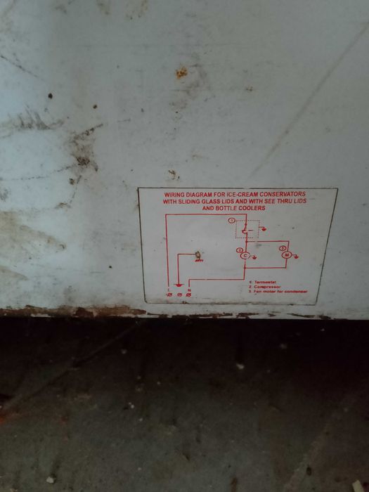 Продам морозильную камеру