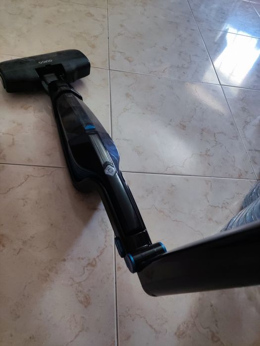 Aspirador vertical dobrável