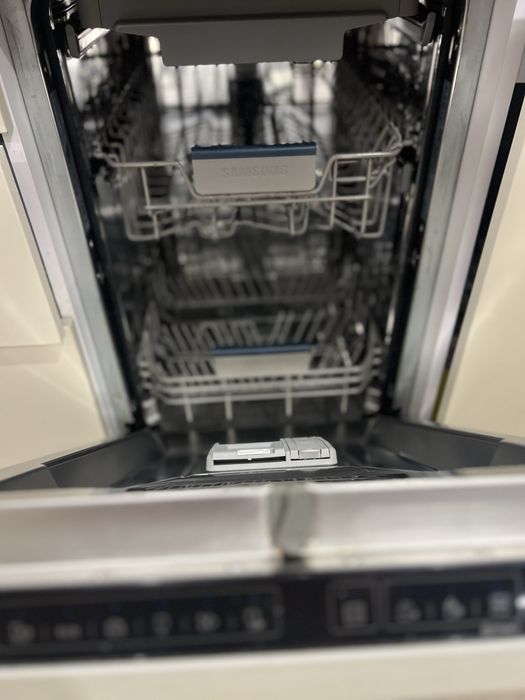 Посудомийна машина вбудована 45 см Samsung DW50R4050BB/WT