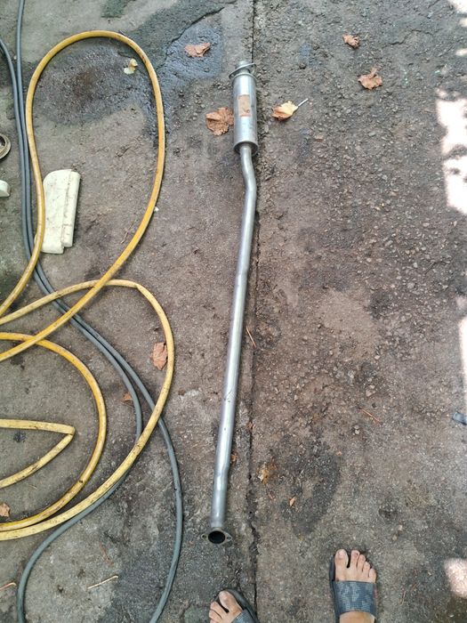 Резонатор босал на таврію новий також є і задній глушник