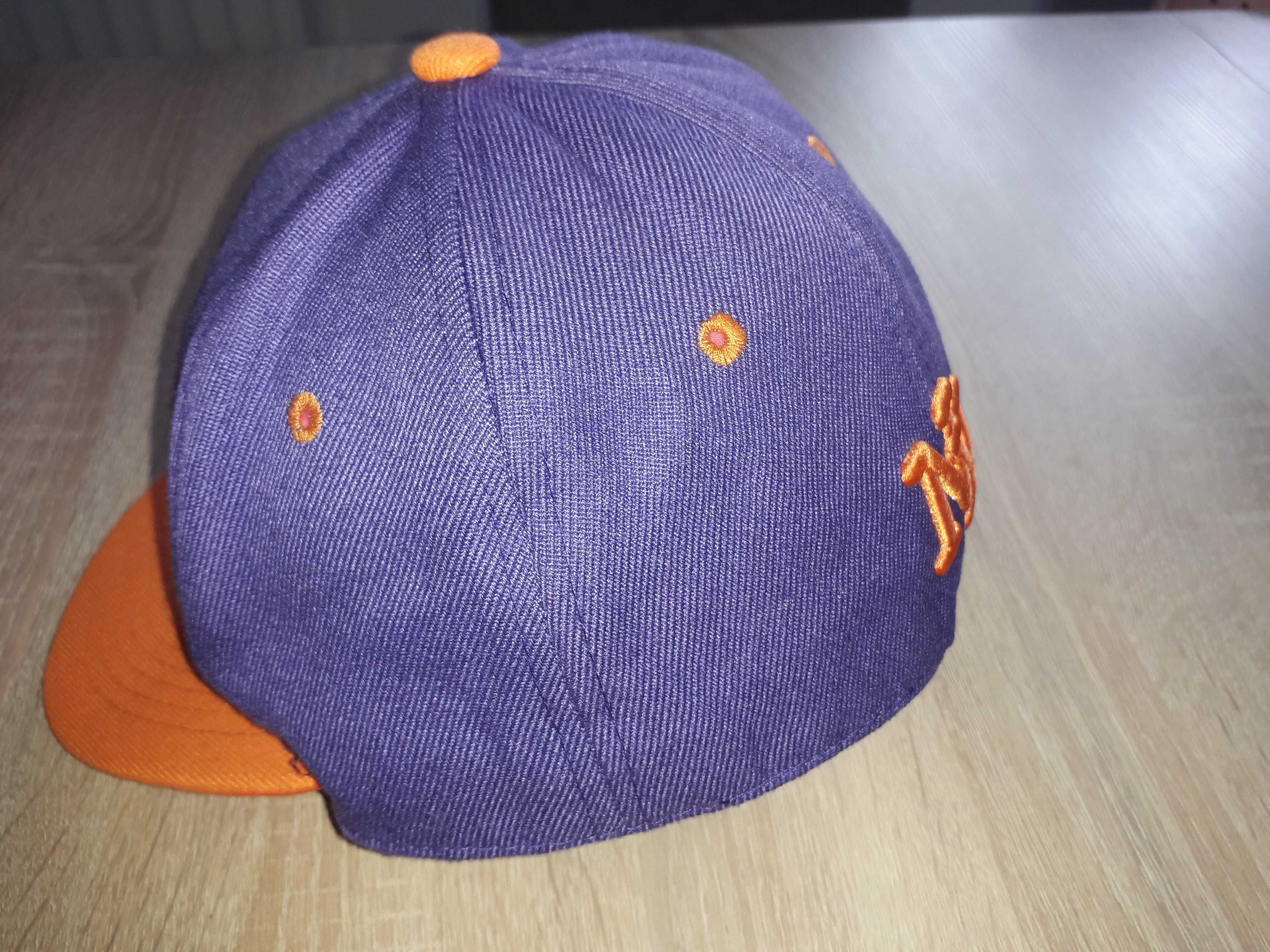 Czapka z płaskim daszkiem NY Barcleys, roz.7, Full Cap. Nowa