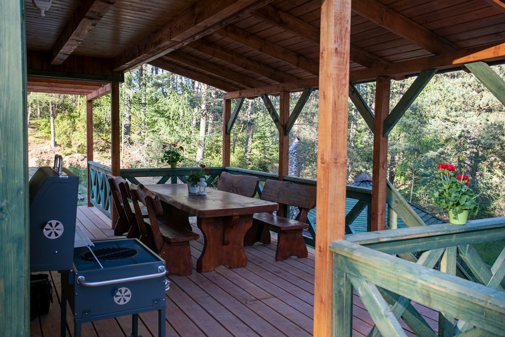 Domek RYSIÓWKA w lesie KASZUBY prywatny BASEN sauna BANIA zapraszamy