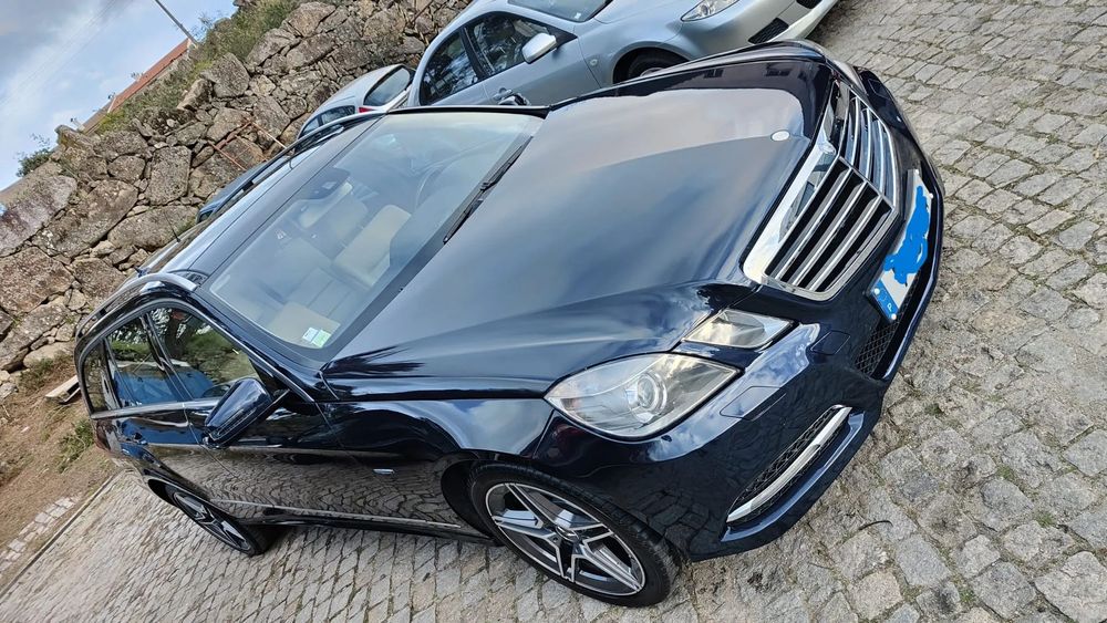 Mercedes-Benz E 220 CDi Avantgarde BlueEfficiency Auto