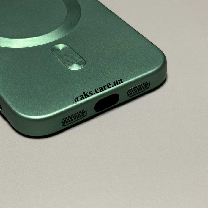 Зелений чохол силіконовий магніт протиударний MagSafe з лінзами iPhone