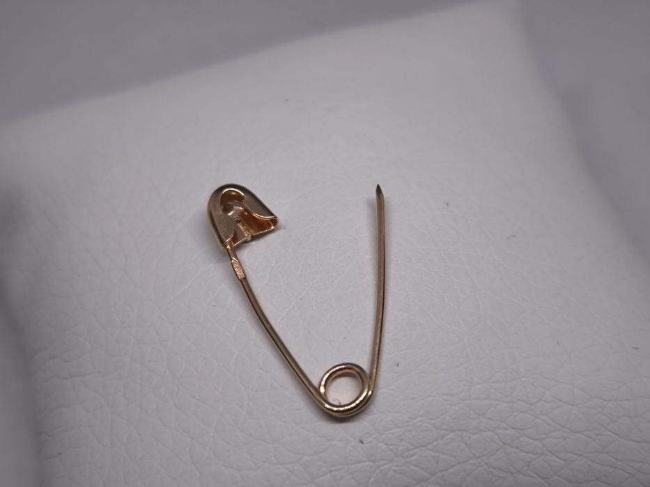 Булавка золотая. Вес0.71