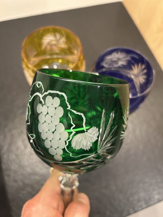 Kieliszki kryształowe ręcznie zdobione kokolet 3 szt różne kolory 22cm