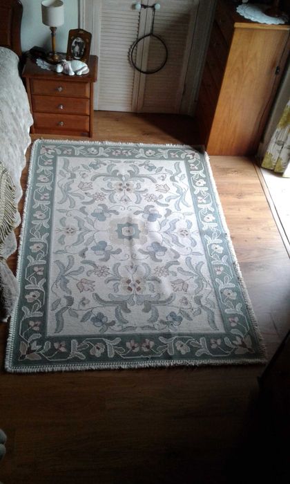 Tapetes em ponto Arraiolos e outros