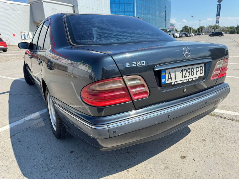 Мерседес єшка 210