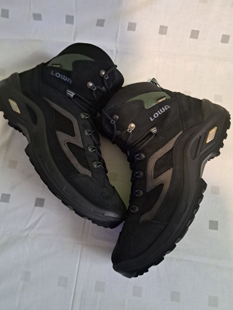 Witam mam buty trekking LOWA r 46 wk 29/5 cm Gore-tex skórzane