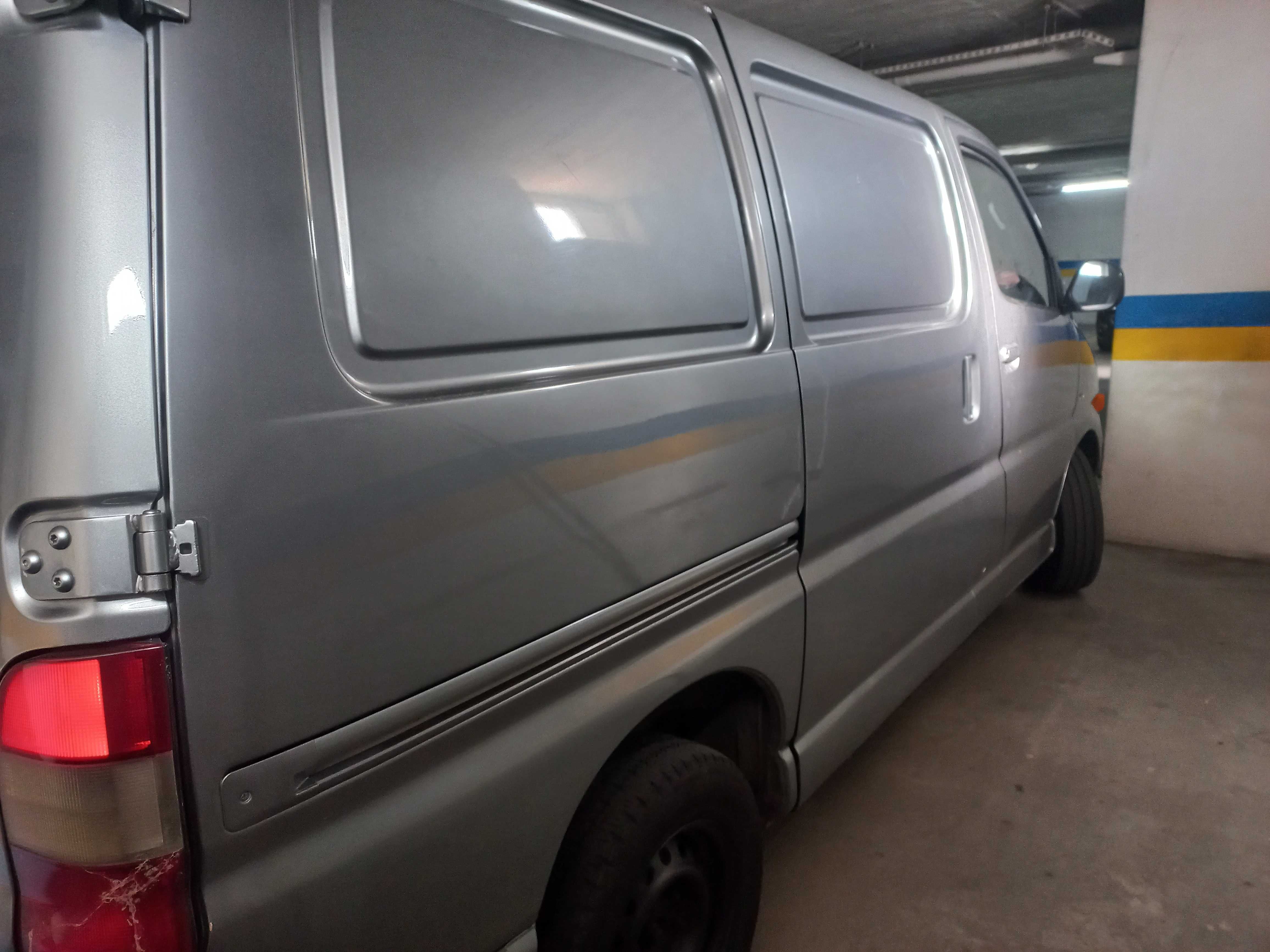 Toyota hiace 2004
