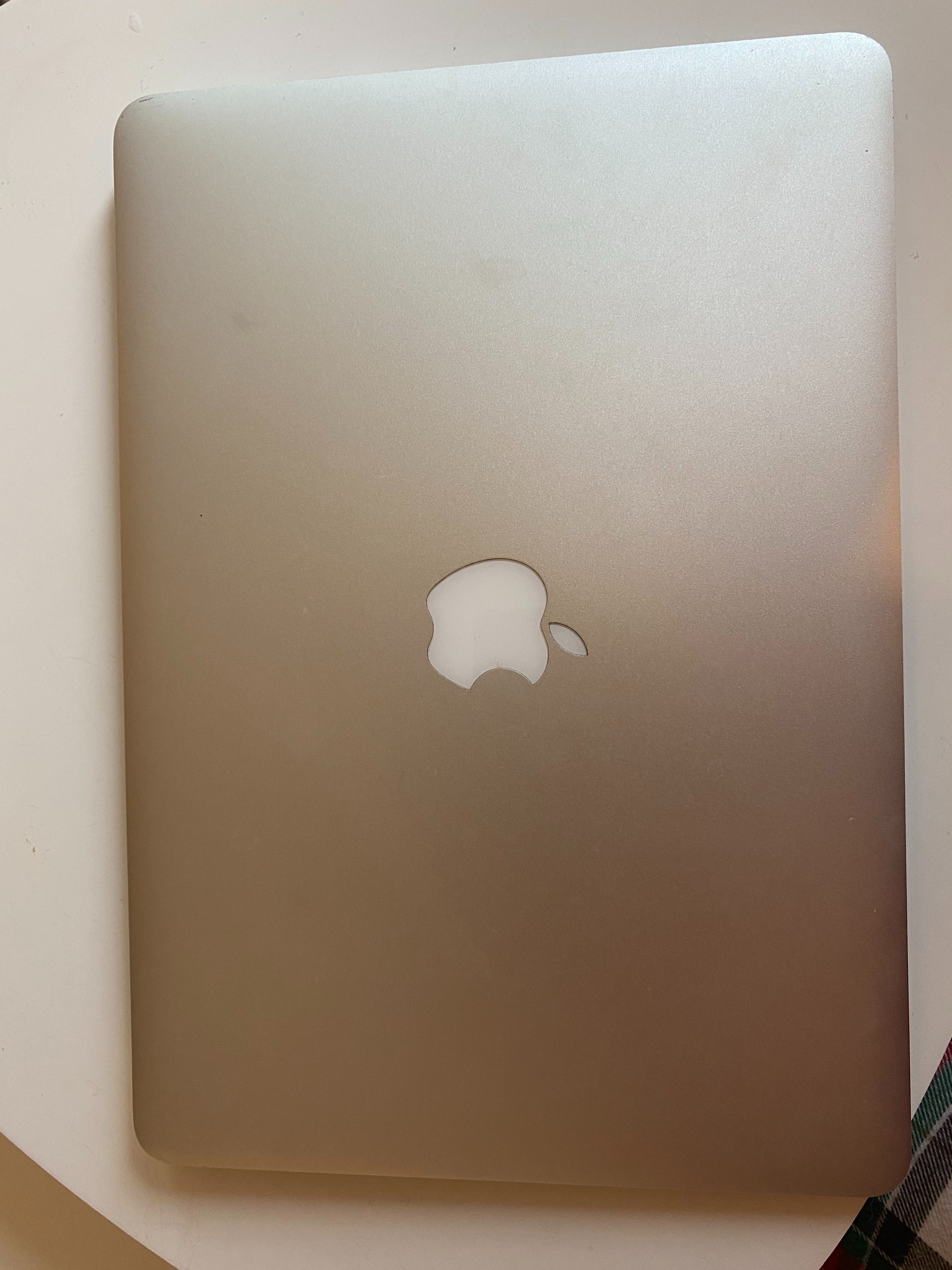 MacBook Air 13 używany sprawny