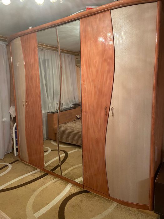 Продам комплект иьальянской мебели