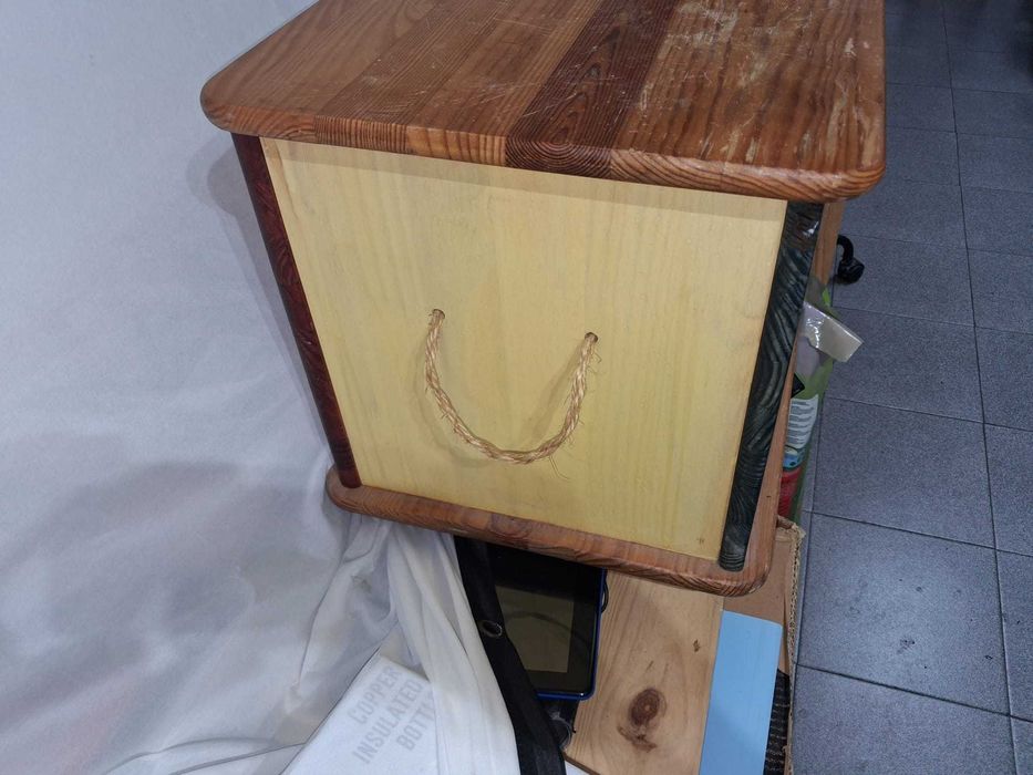 Vendo Bau de Madeira