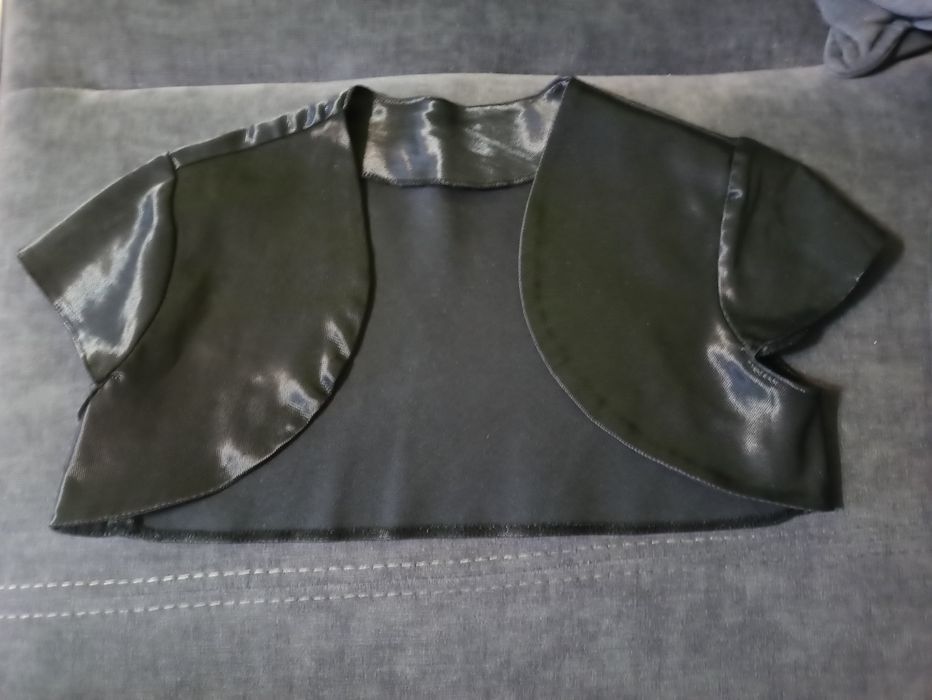 Czarne bolerko eleganckie