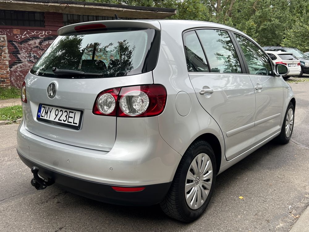 VW Golf 5 Plus 1.6 Benzyna 115KM 6 BIEGÓW HAK ISOFIX Navi Tempomat PDC