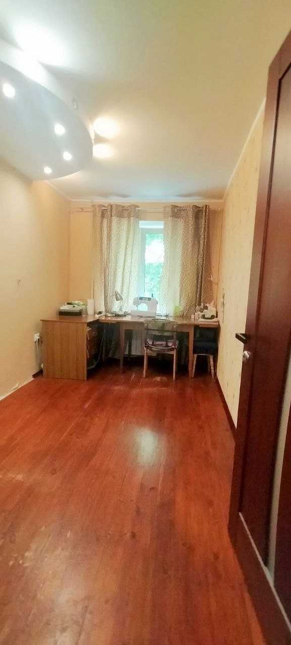 Продажа Трёхкомнатной Квартиры пр. Богдана Хмельницкого, 2эт/5эт дома