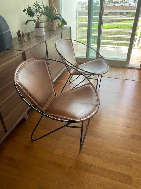 Cadeirão em pele da AREA