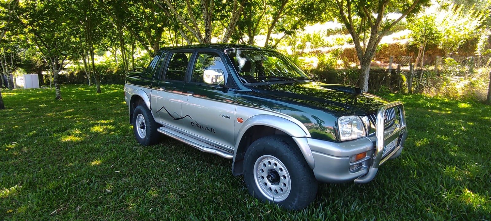 Vendo Mitsubishi Strakar L200 versão  Dakar como nova