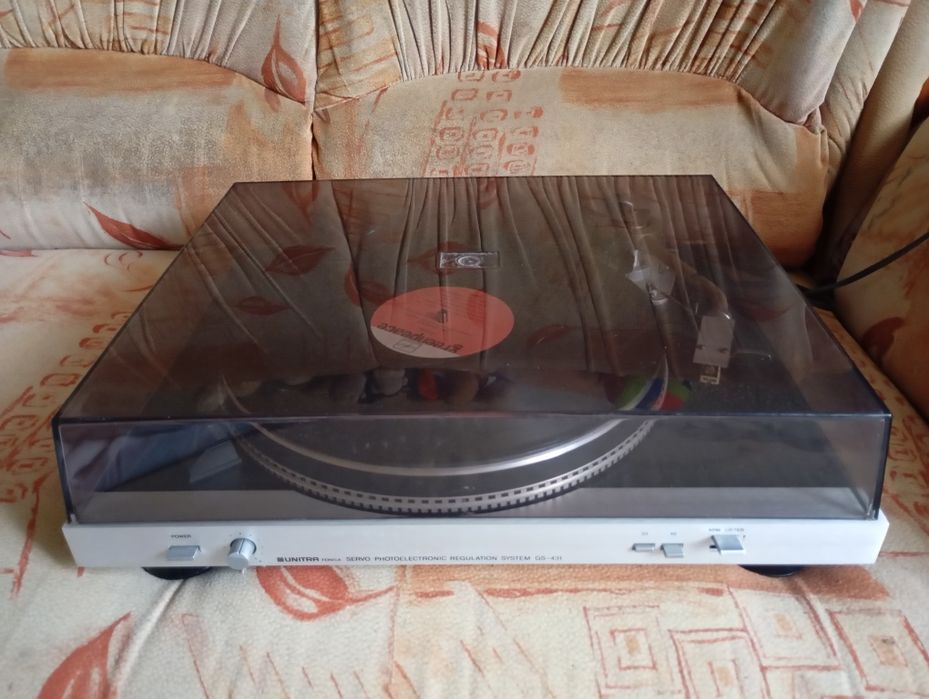 Проигрыватель виниловых пластинок