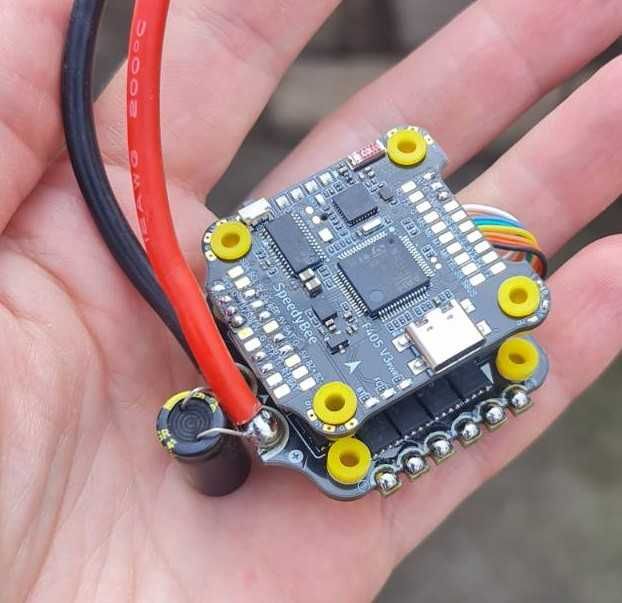 15шт політний контроллер SpeedyBee F405 V3 с FC+ESC 50А стек новий