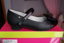 Туфли для девочки новые чёрные размеры 31,34,35